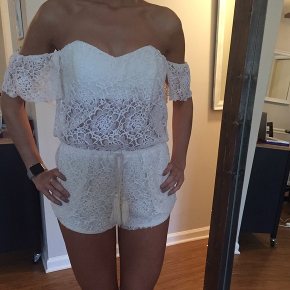 White lace romper - Picture 2 of 5