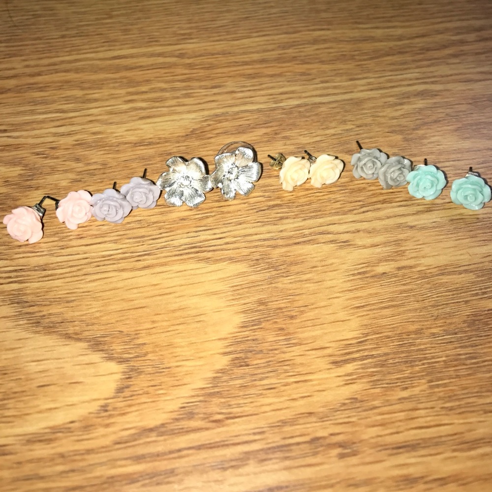 Floral earring set