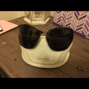 Tom Ford Anjelica oversized sunglasses.
