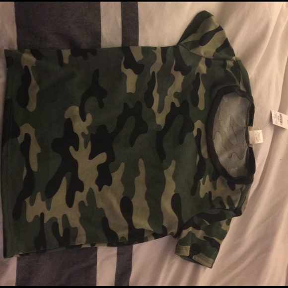 Wet Seal Tops - Green camo crop top