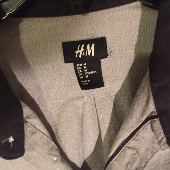 H&M button up - Picture 2 of 3
