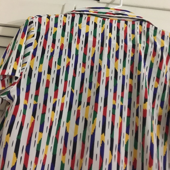 VIBRANT SHORT SLEEVE BUTTON UP TOP - Picture 5 of 5