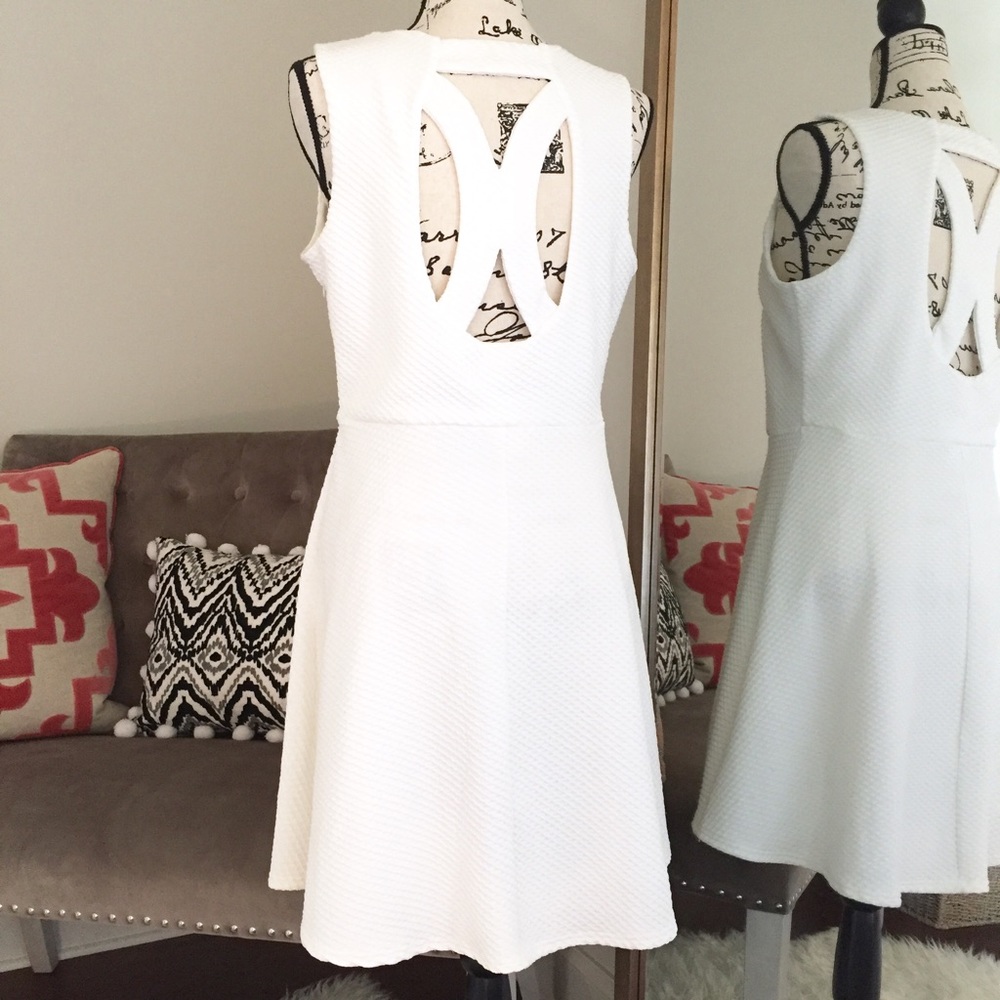 White skater dress - Picture 2 of 3