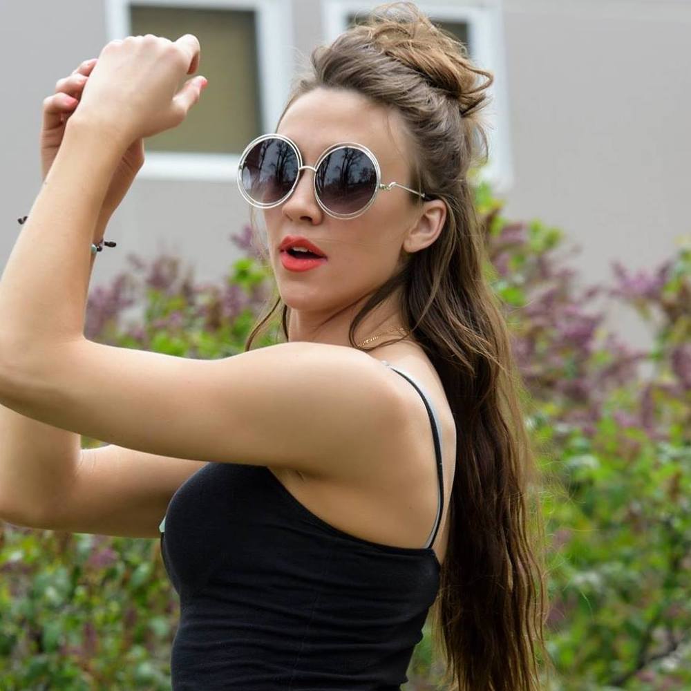 Meet your Posher, Shaina