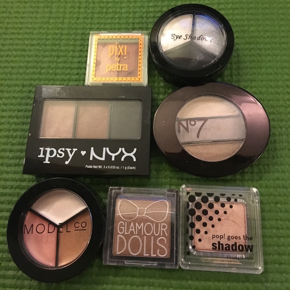 Eye shadow bundle