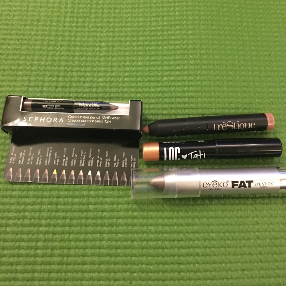 Eye pencil bundle