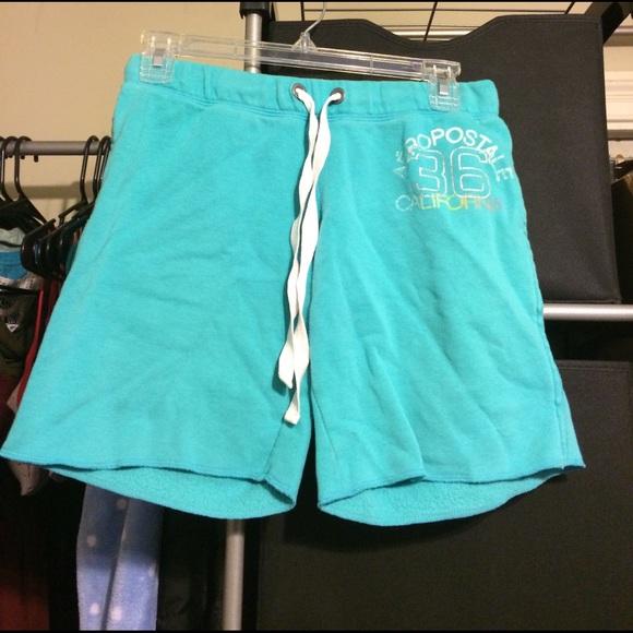 Bermuda Shorts - Picture 1 of 1