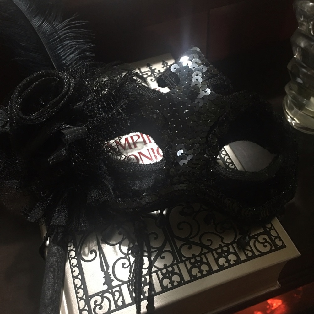 Masquerade Mask - Picture 2 of 2