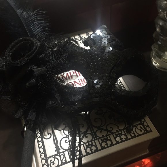 Masquerade Mask - Picture 2 of 2