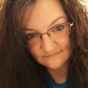 Meet your Posher, Amanda j