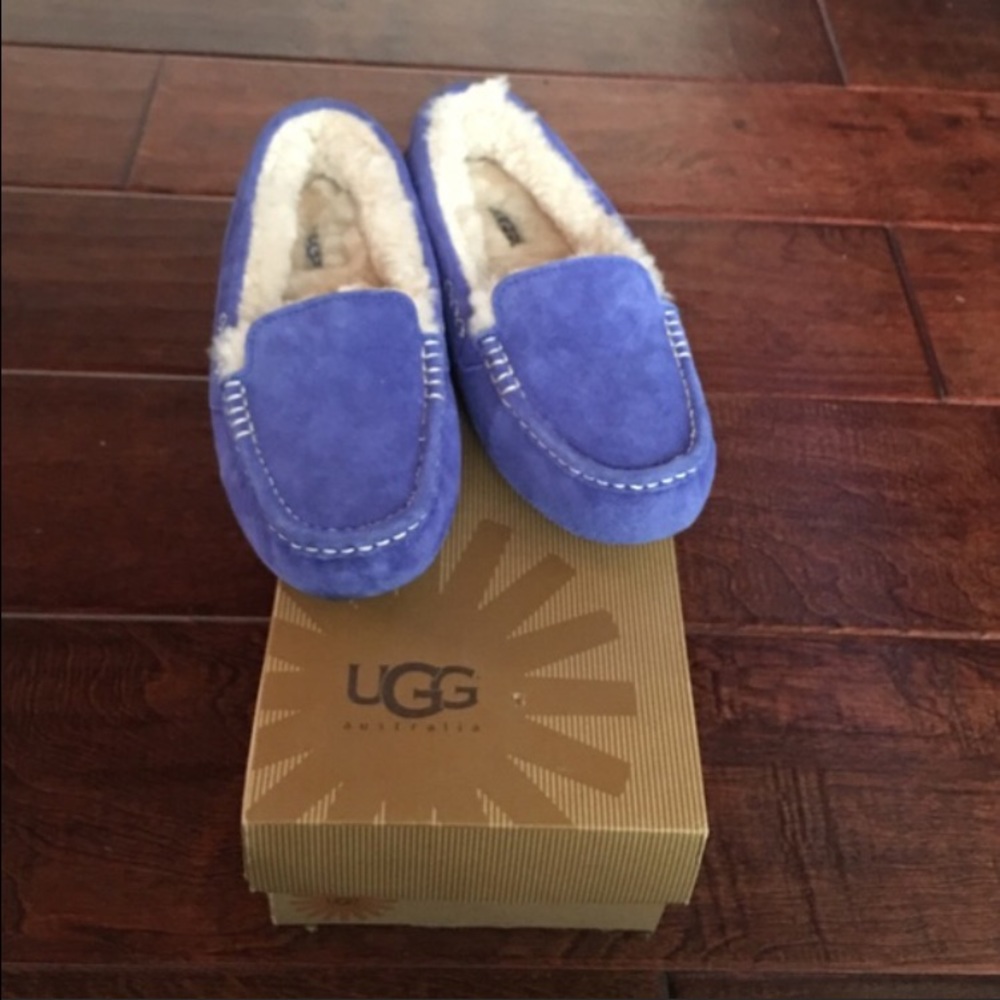 Ugg Ansley slippers