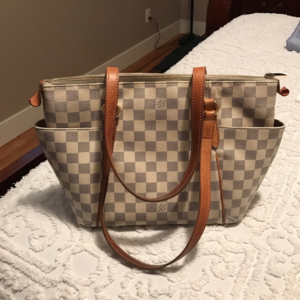 Authentic Louis Vuitton bag! Great deal😍