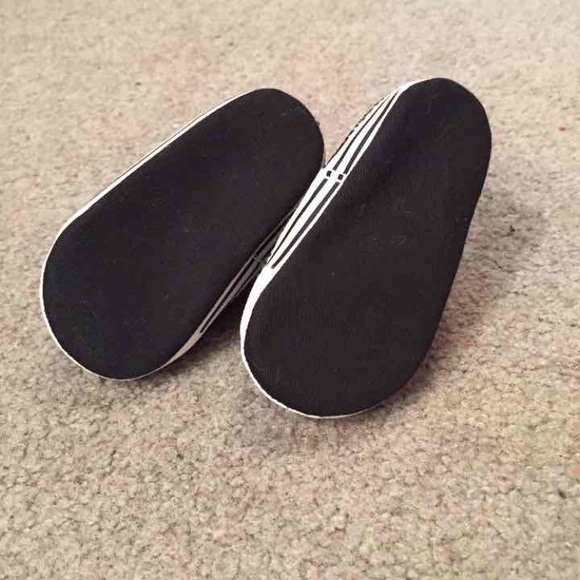 6-9 mo black sequin crib tennis shoes - Picture 2 of 2