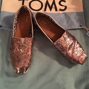 TOMS *glitter*