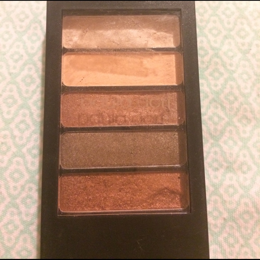Eyeshadow palette