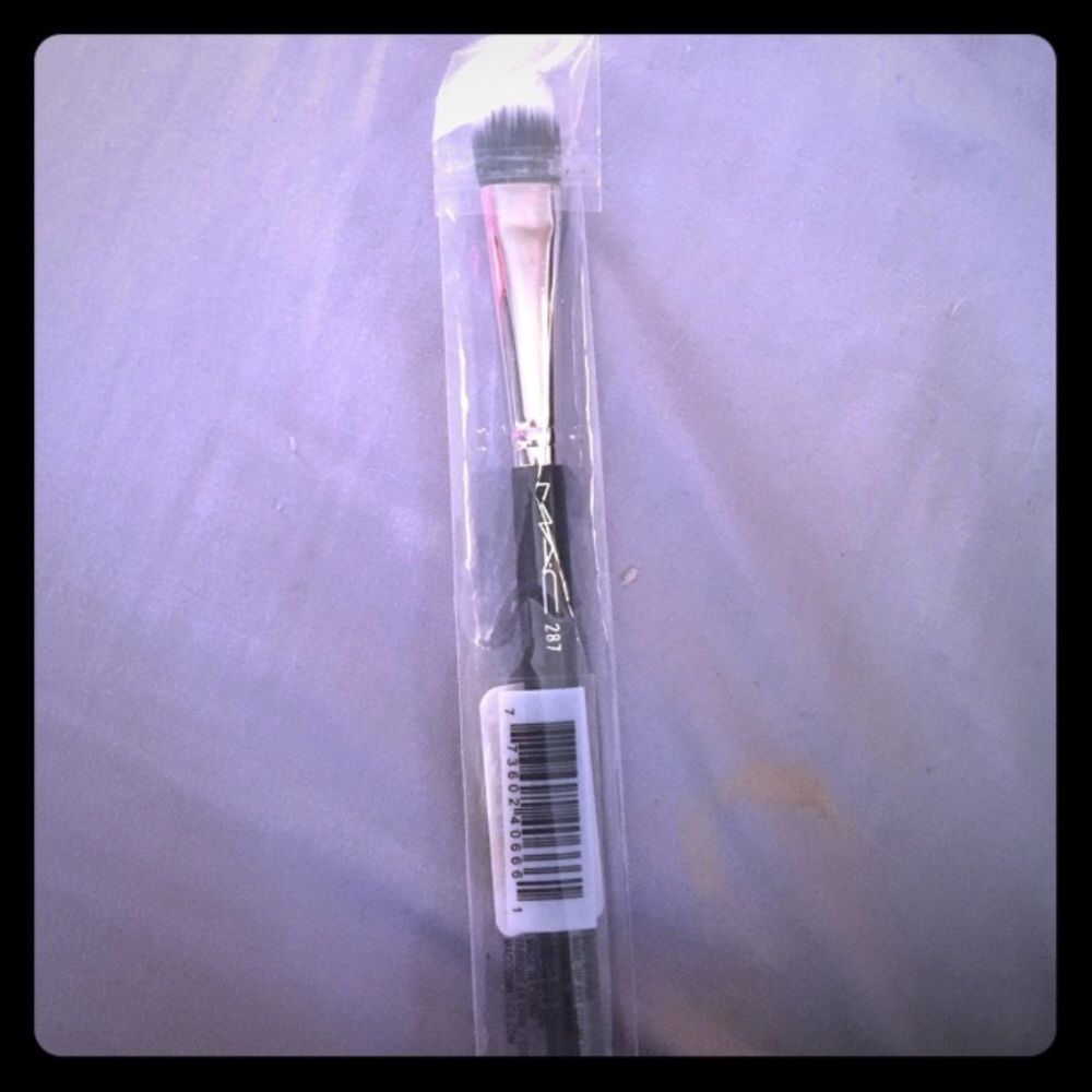Nwot MAC Eyeshadow Brush