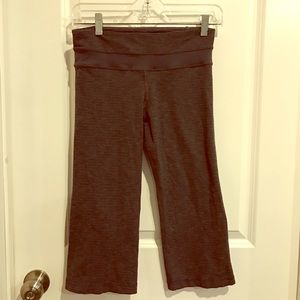 LULULEMON CROP PANTS