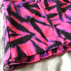 Patterned pencil skirt