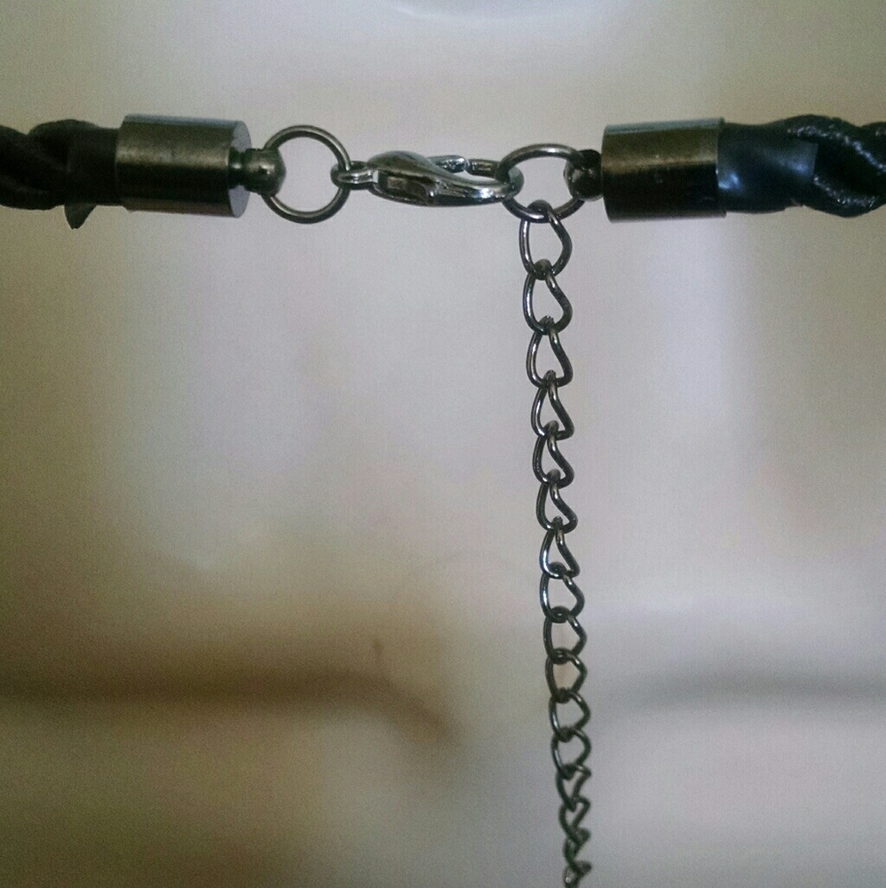 Beautiful metal large Stones black necklace choker - Picture 3 of 3