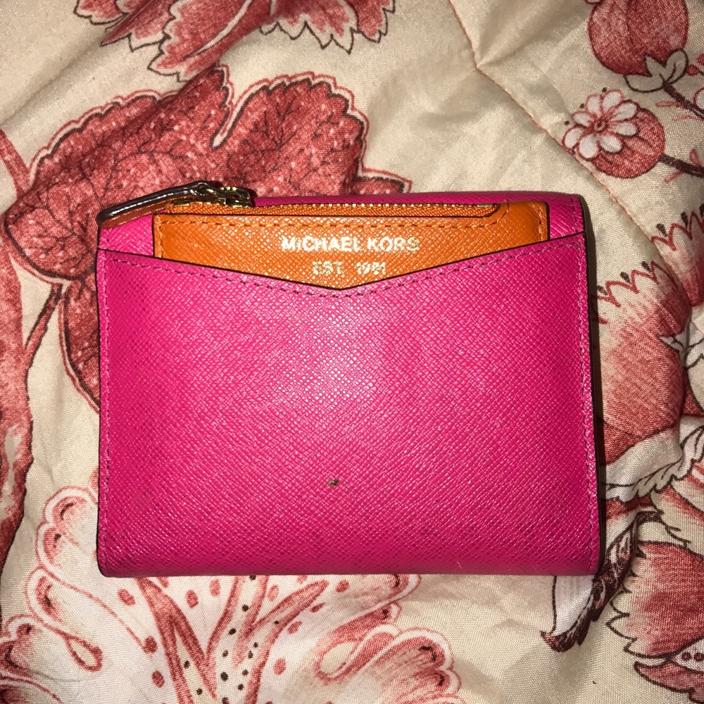 Michael Kors Fushia wallet with coin holder