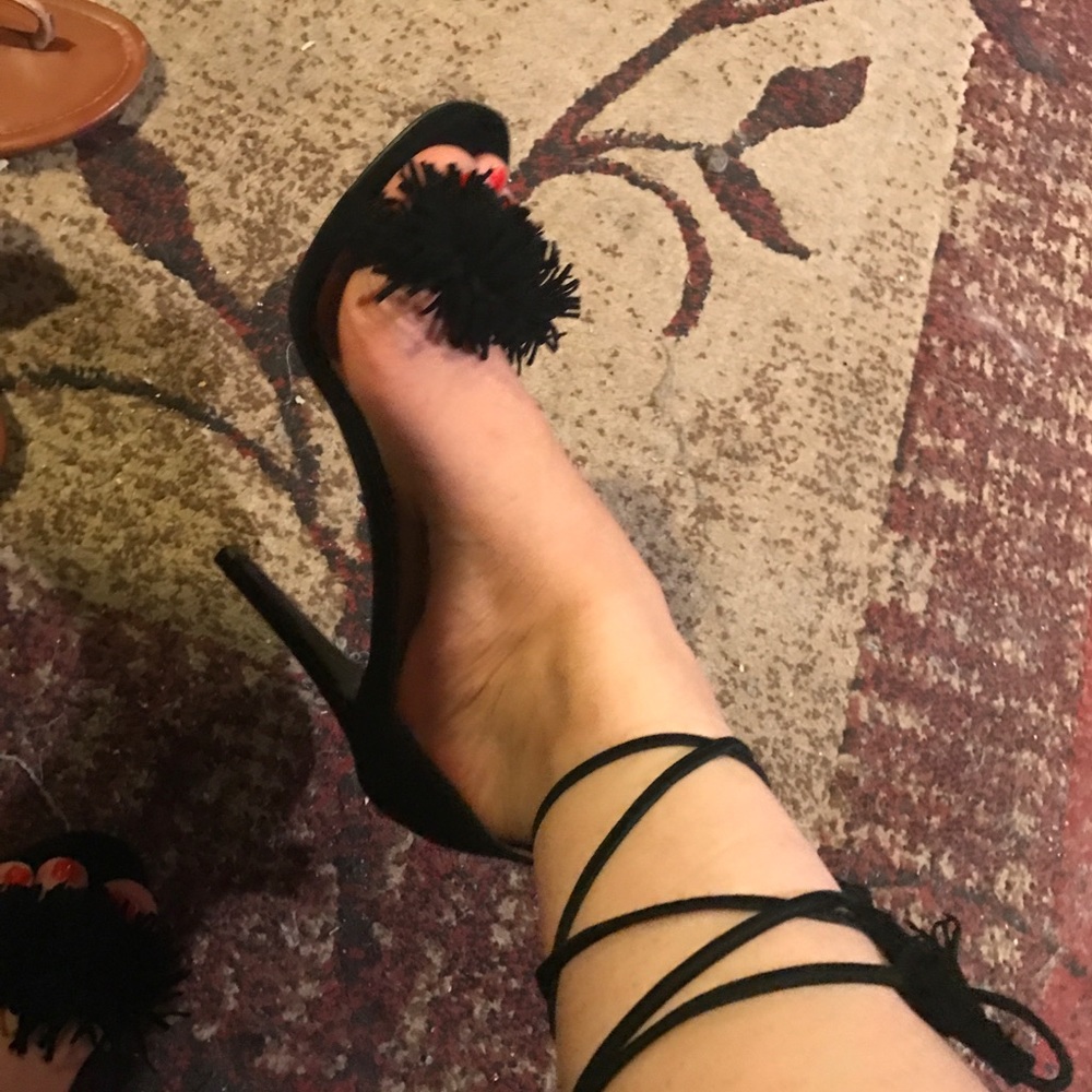 Steve Madden pom pom heels