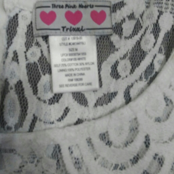 Lace dress - Picture 2 of 2