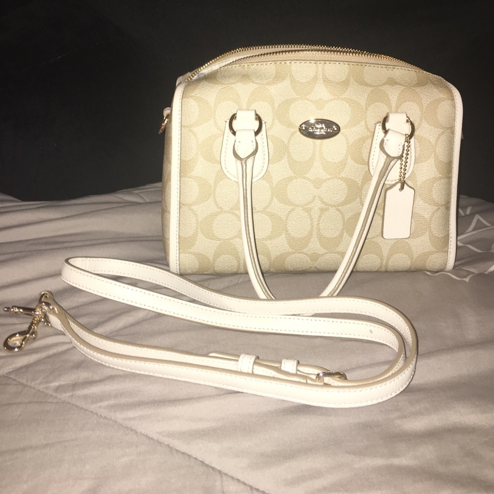 Coach purse with strap