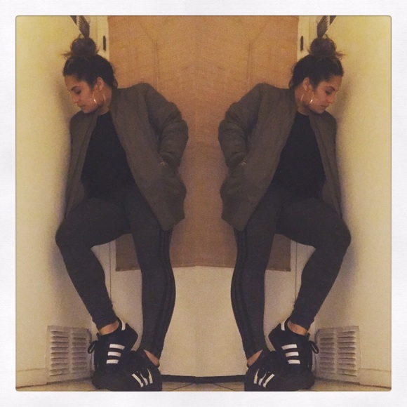 Meet your Posher, Becca - Picture 7 of 8