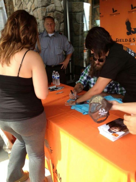 Autographed duck dynasty t-shirt - Picture 3 of 4