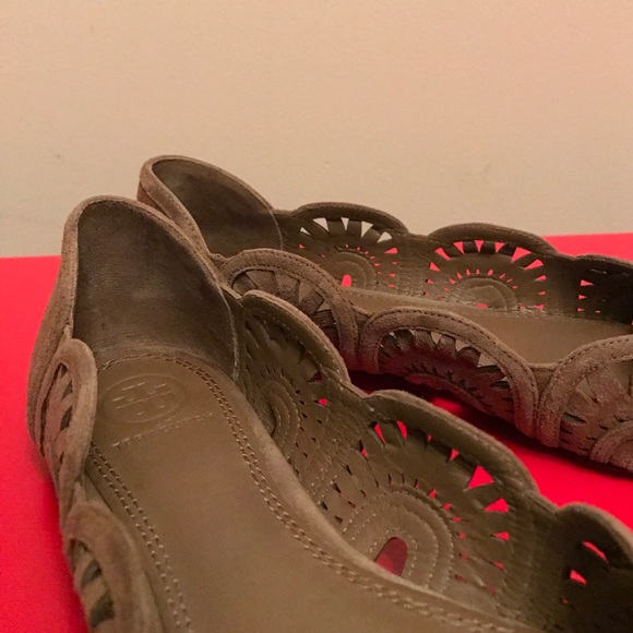 Tory Burch Scalloped Flats - Picture 3 of 3
