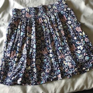 ✨sale✨Navy blue flowered skirt
