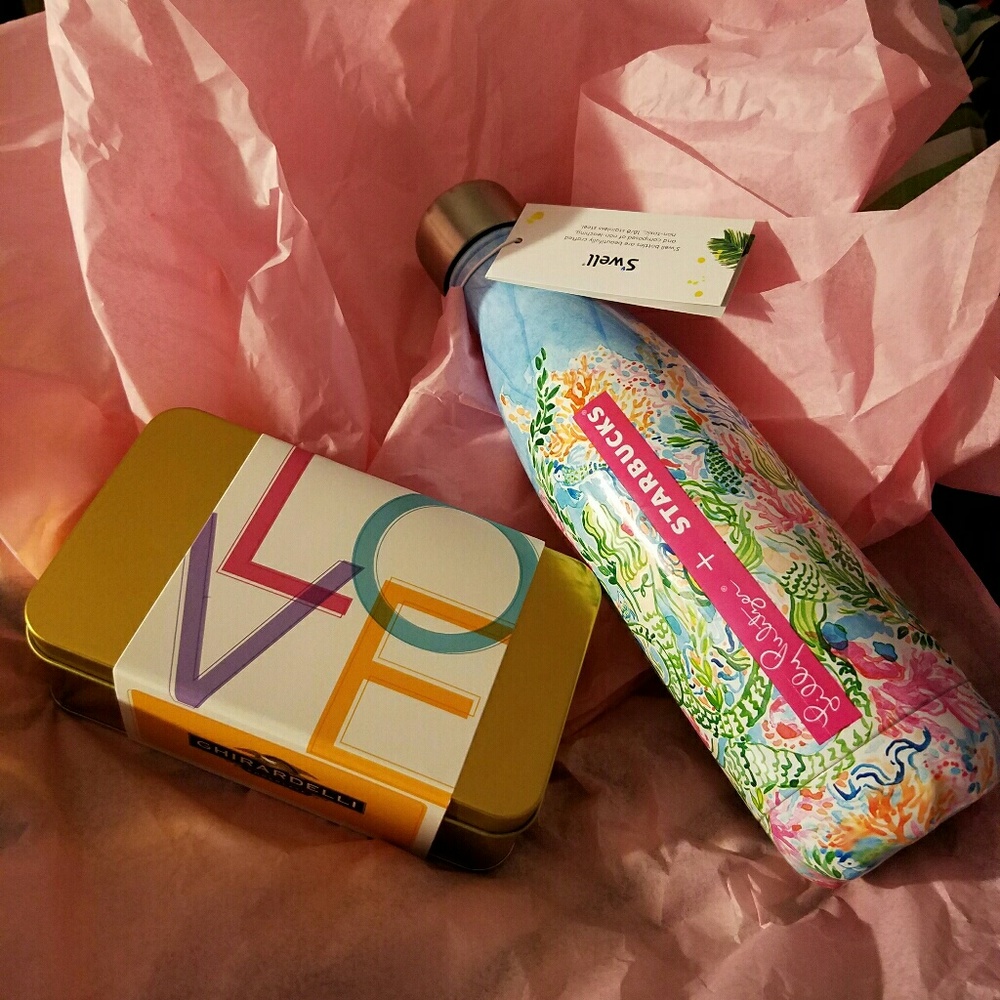 Lilly Pulitzer S'well Bottle LIMITED EDITION