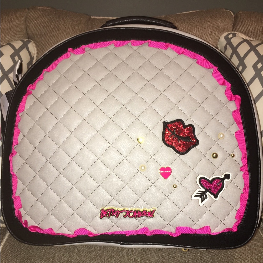 NWT Betsey Johnson Weekender Train Case Tote