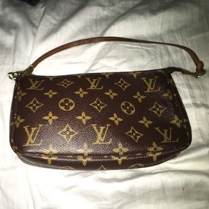 Louis Vuitton pochette