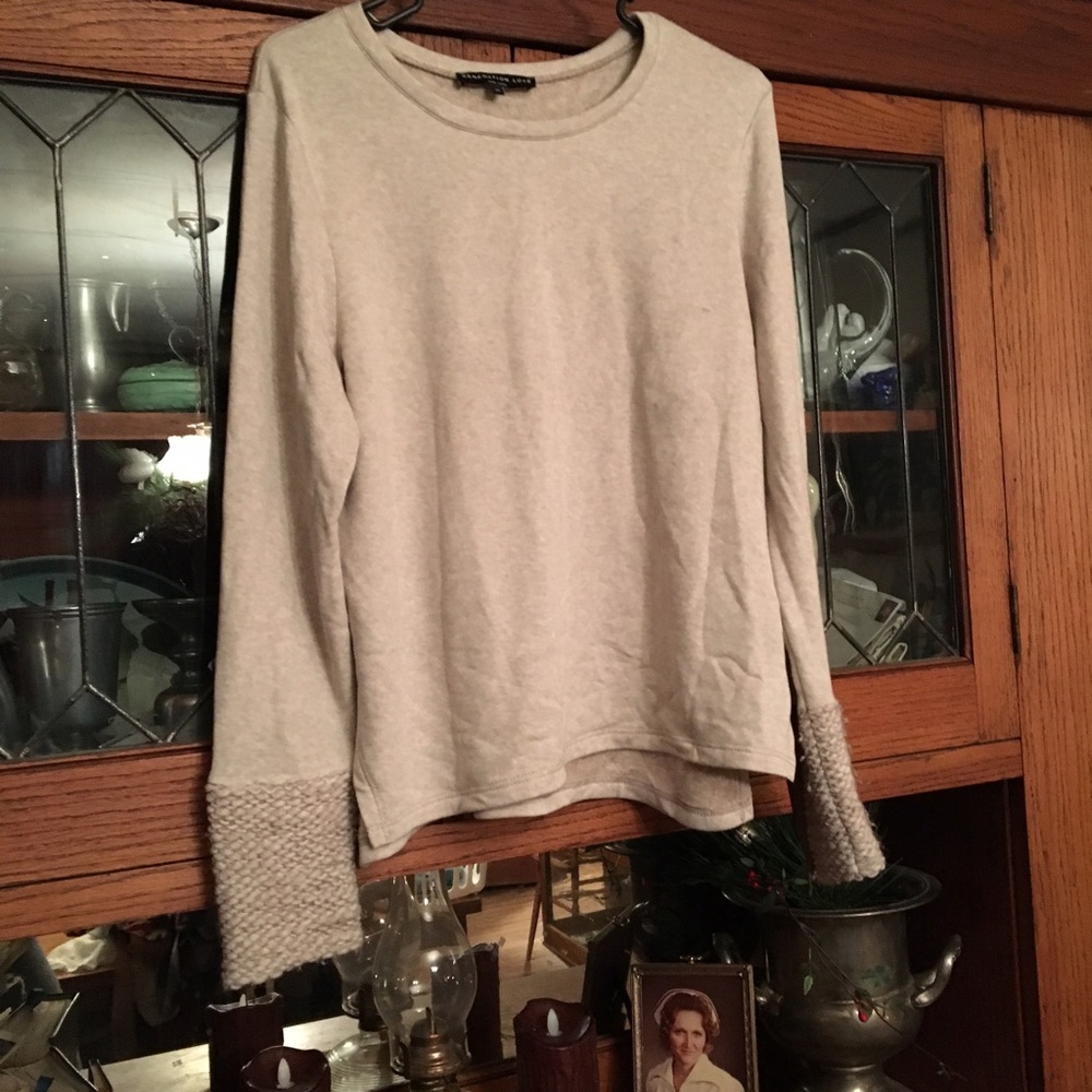 Super soft cozy sweat shirt but dresser!