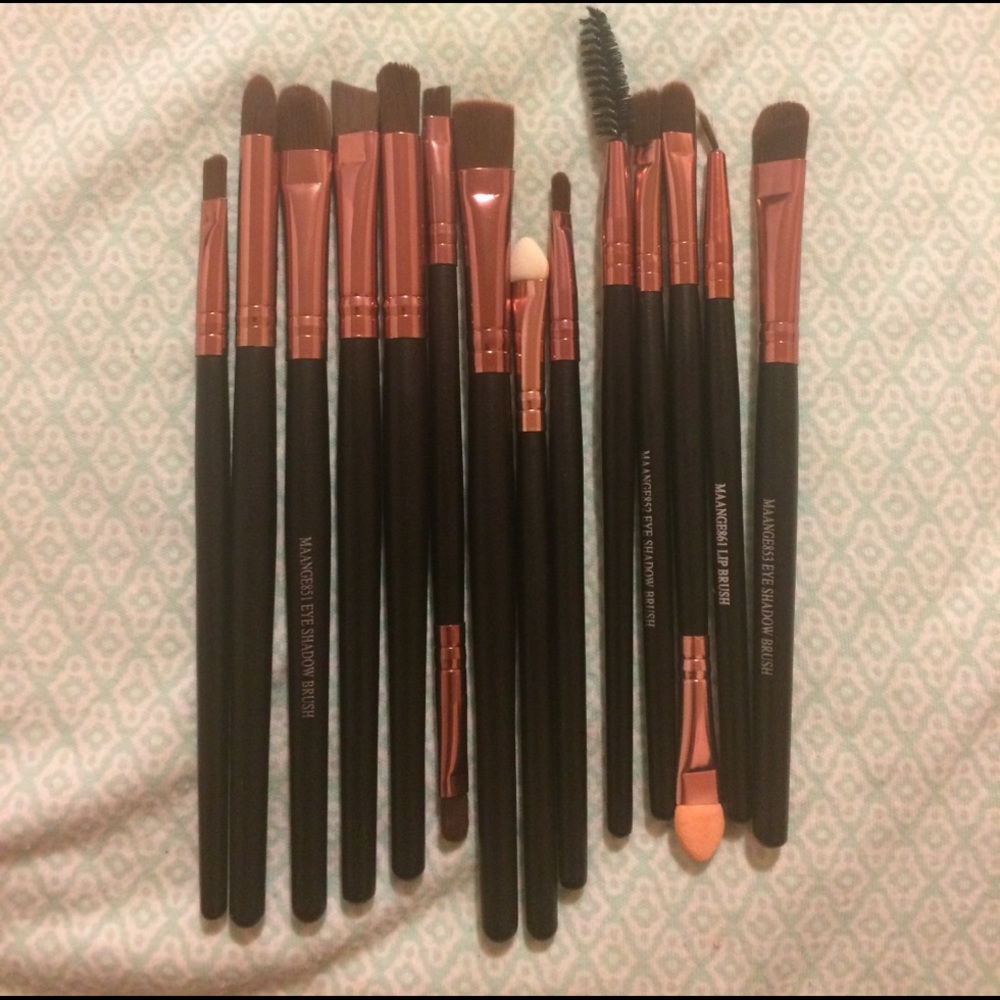 Makeup brushes