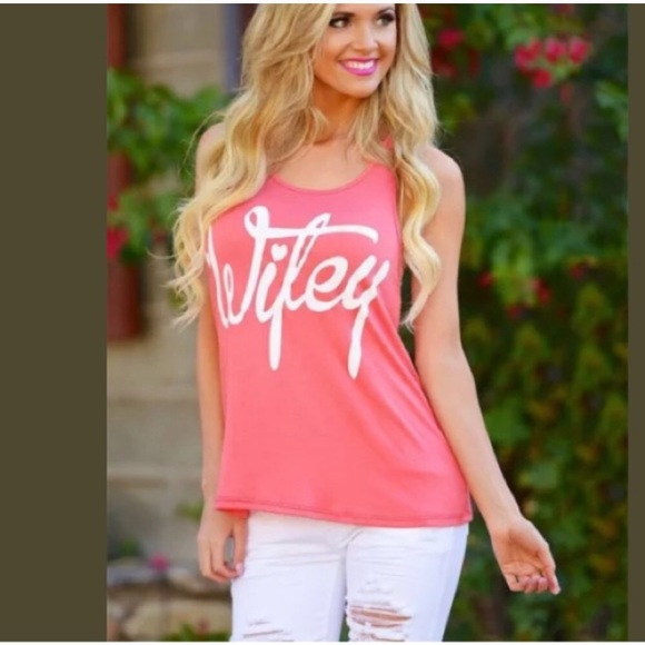 🦋 Pink Wifey Tank Top 🍏 - Picture 2 of 8