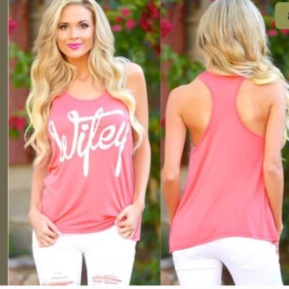 🦋 Pink Wifey Tank Top 🍏 - Picture 3 of 8