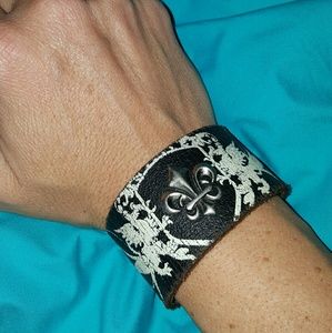 Black leather Fleur-de-lis Cuff Bracelet