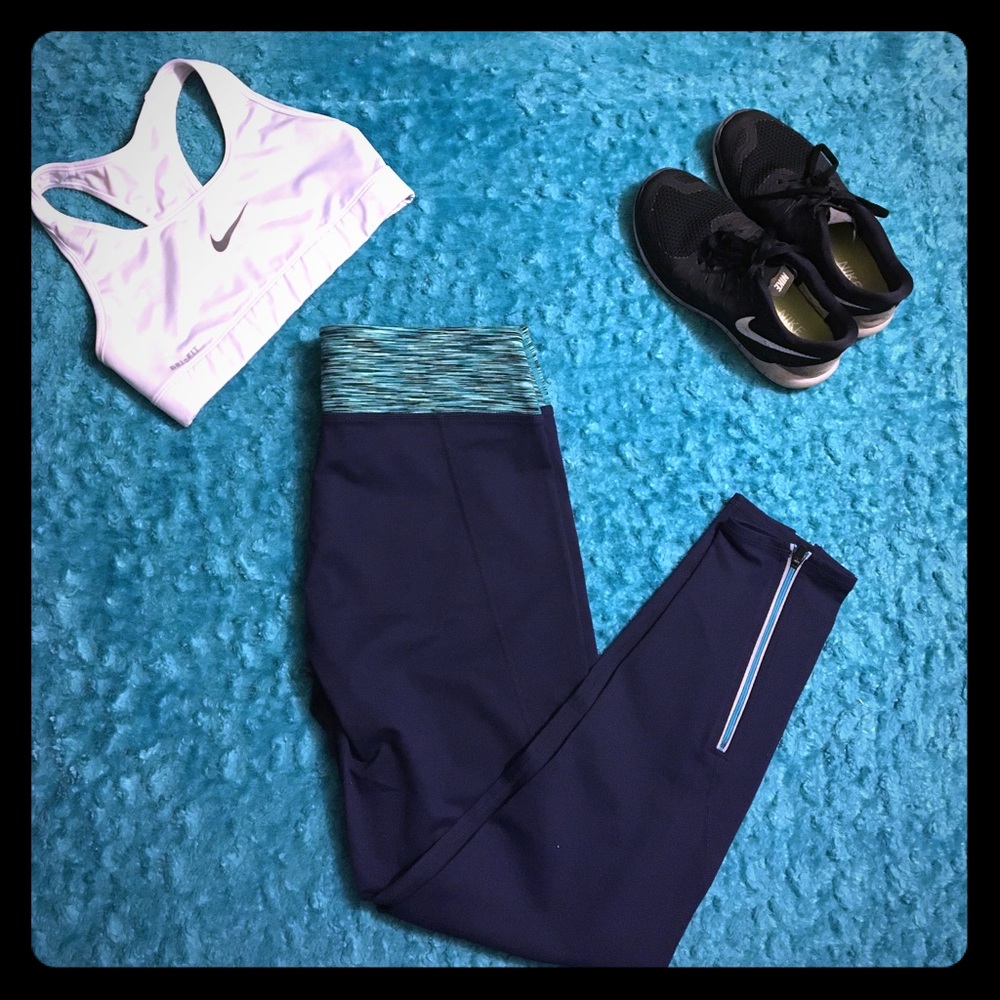 Leggings with zippers