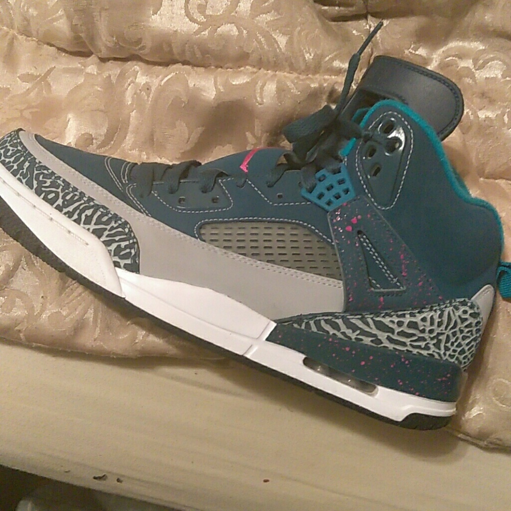 Space blue spizike