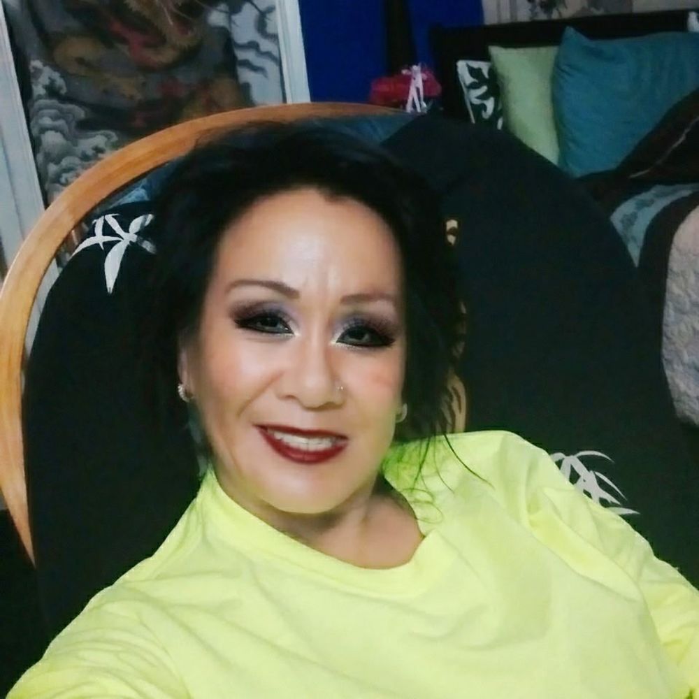 Meet your Posher, Claire