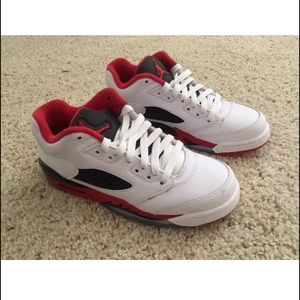 JORDAN RETRO 5 LOW "FIRE RED"