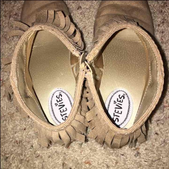 Booties - Picture 3 of 4