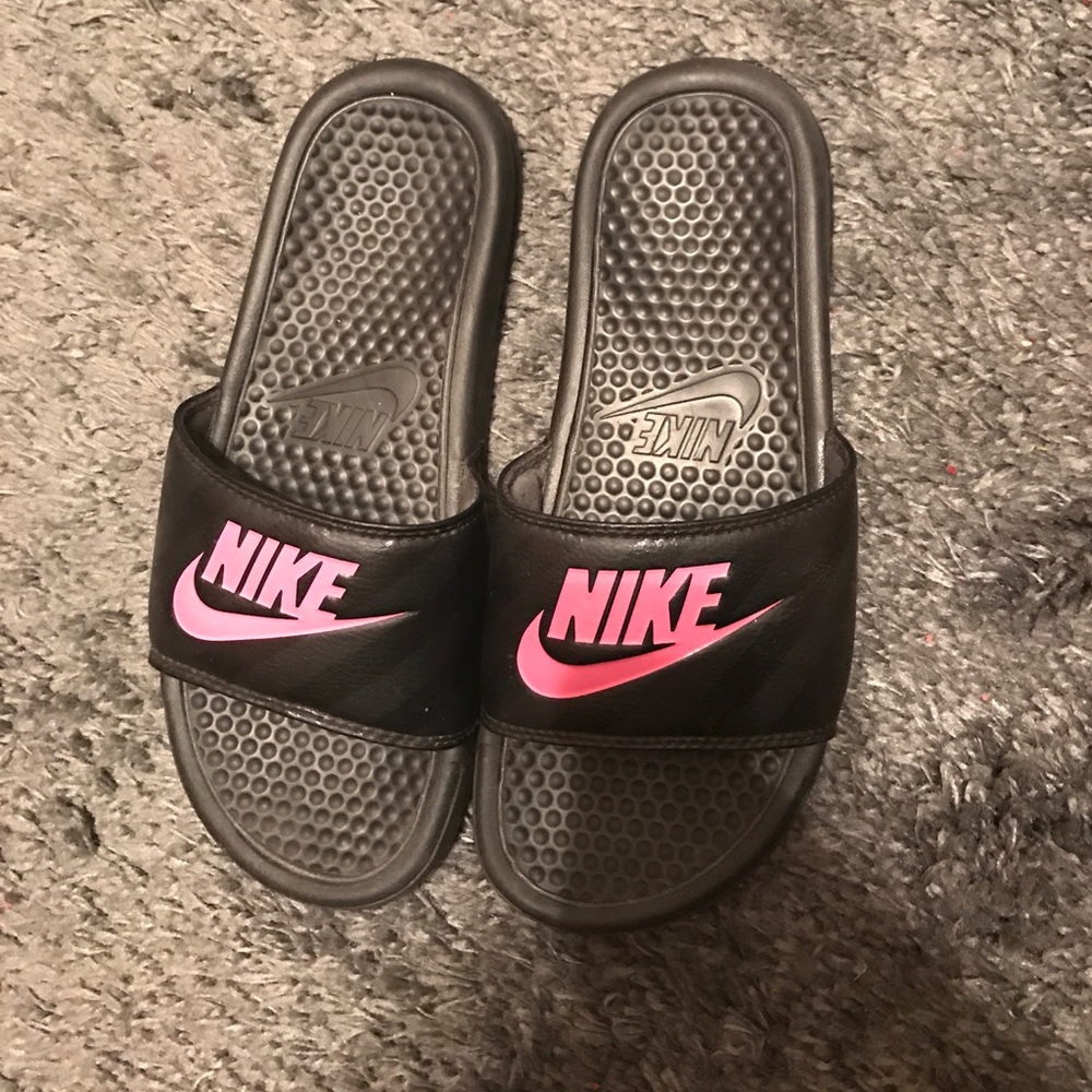 Nike graphic slides