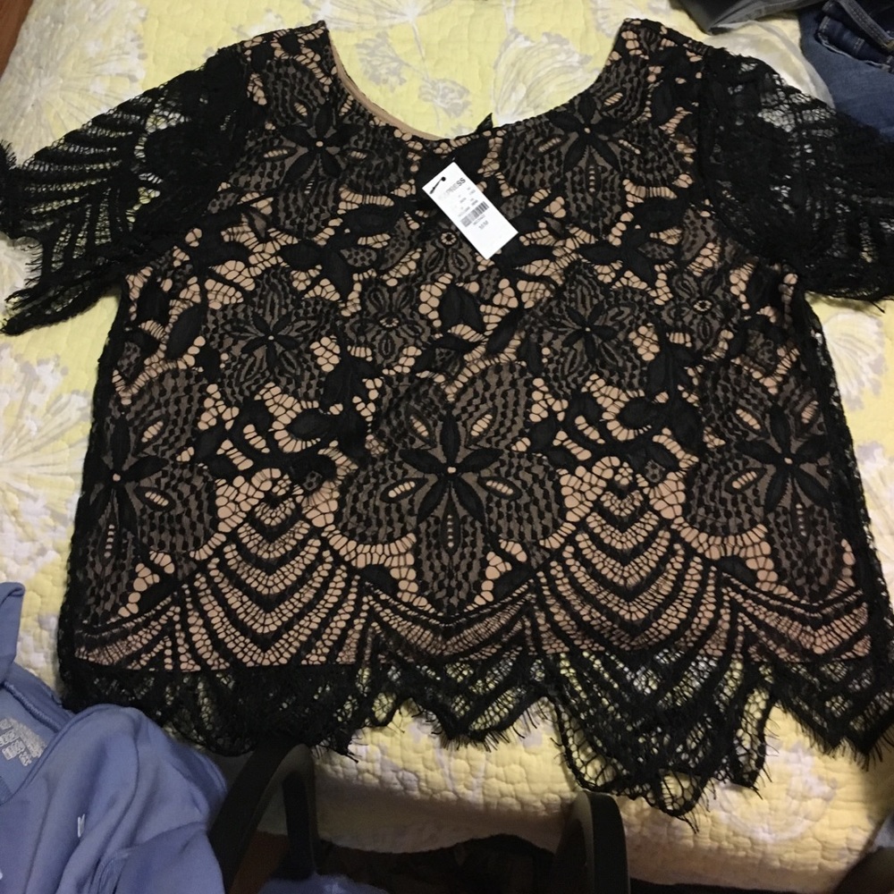 Express NWT Lacey crop top