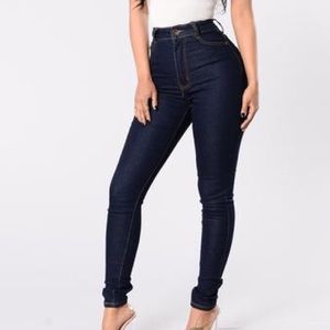 FASHION NOVA HIGH WAIST JEANS