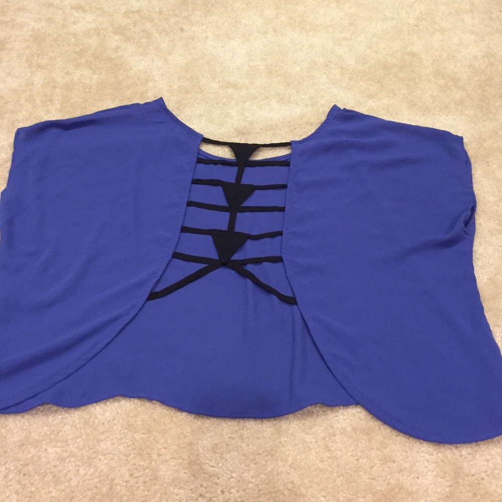 Solemio Los Angeles periwinkle blue open back top