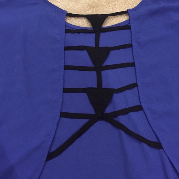 Solemio Los Angeles periwinkle blue open back top - Picture 2 of 8