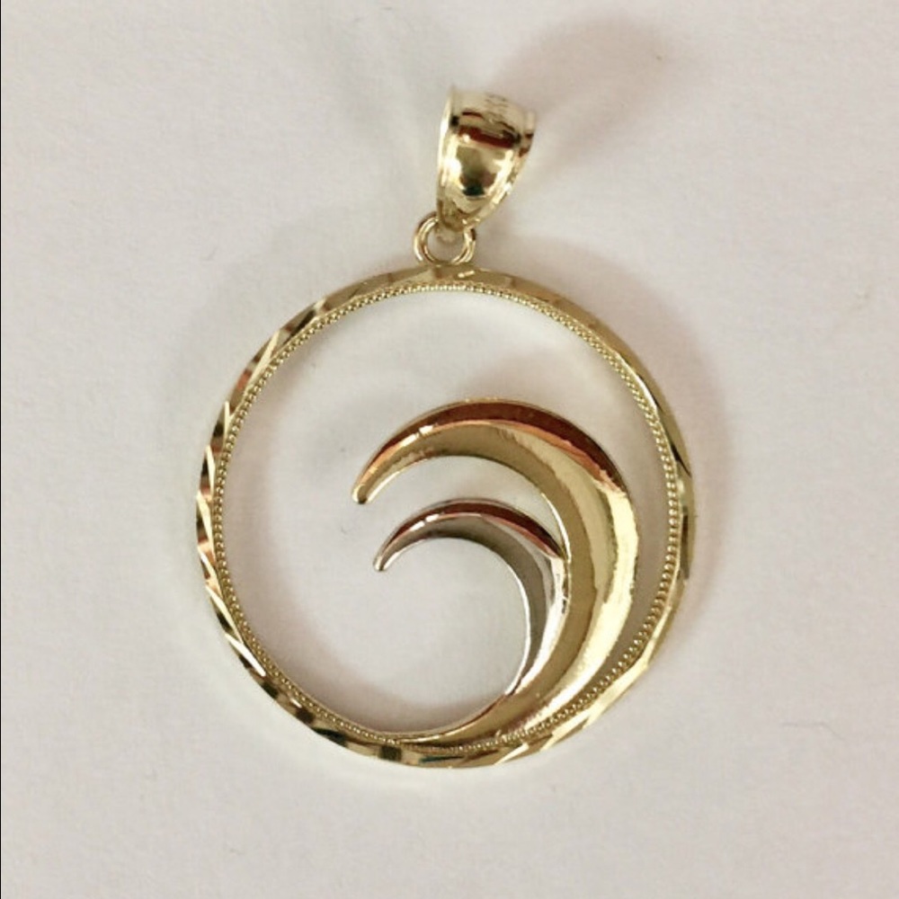 14k gold ocean waves Hawaiian circle Pendant